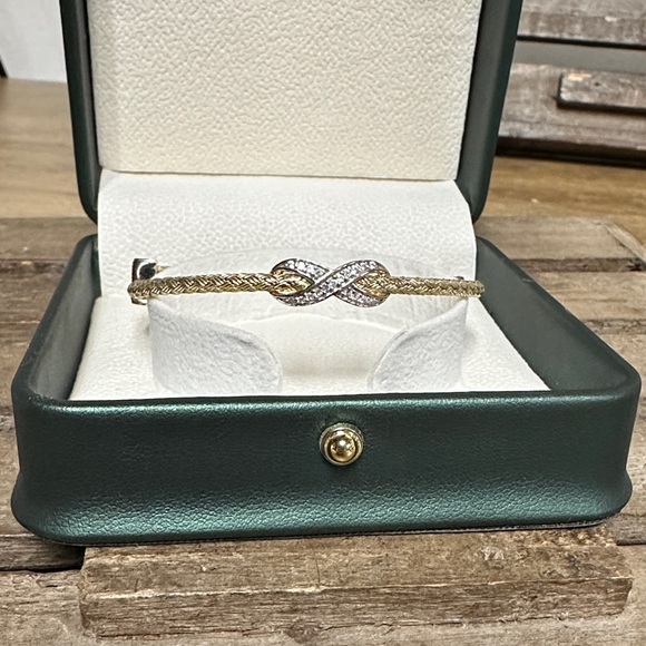 Charles Garnier Jewelry - Charles Garnier nwot infinity gold silver 925 Peru stamped expandable bracelet